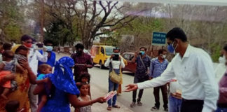 डीआईजी विवेक राज सिंह ने जरूरतमंदो को वितरित किए खाने के पैकेट