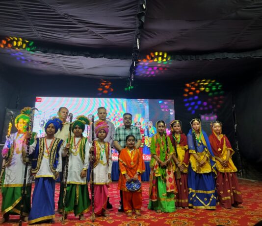 यूनिक होली हार्ट स्कूल के वार्षिक कार्यक्रम में बच्चों ने बिखेरी प्रतिभा ।