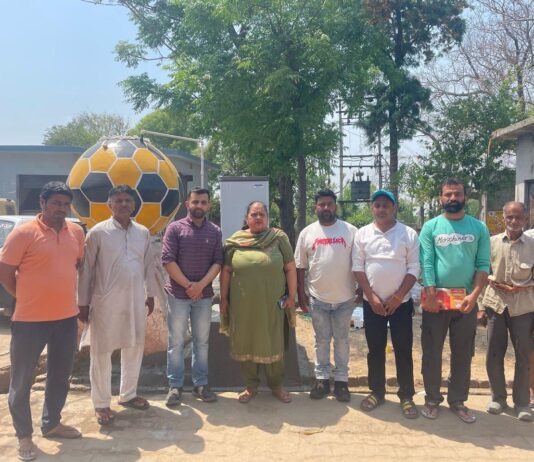 शिव मंदिर में भेंट किया वाटर कूलर।