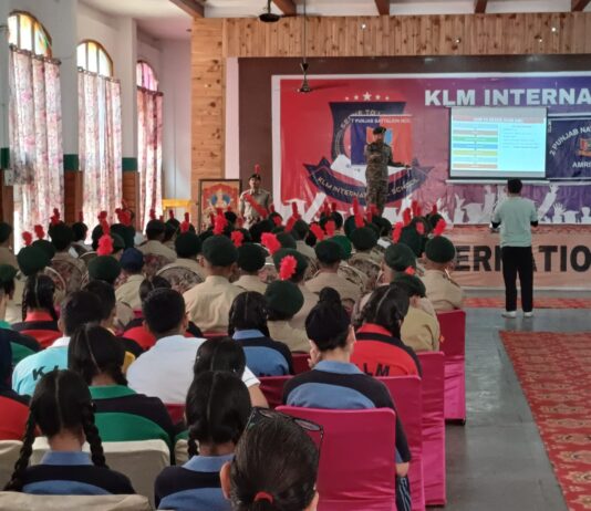 7 पीबी एनसीसी बटालियन द्वारा केएलएम स्कूल में जागरूकता अभियान का आयोजन।