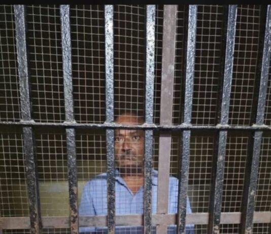 लखनऊ में स्कूली छात्रा से दुष्कर्म का आरोप, स्कूल वैन चालक हिरासत में; मामले की जांच जारी।